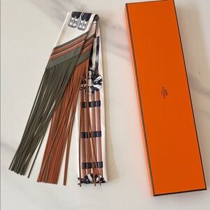 Brand new hermes jumping fringe twilly scarf